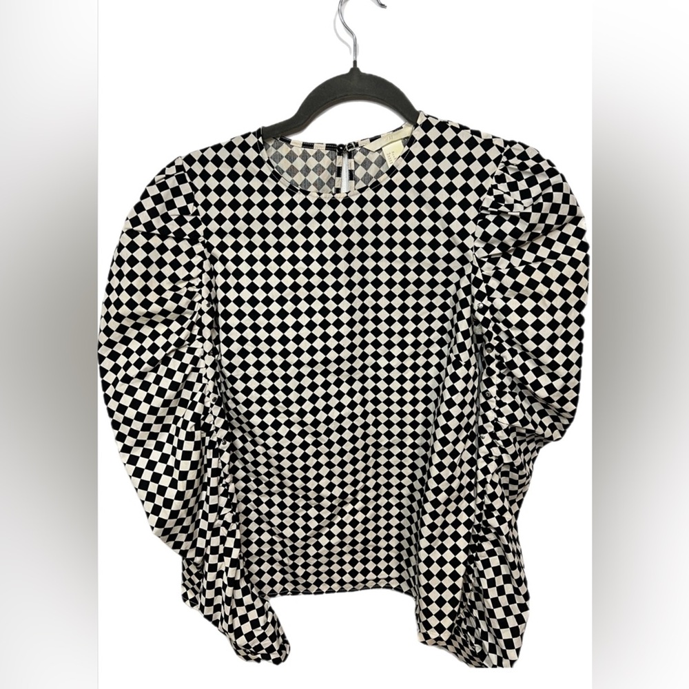 H&M black and white checkered puffy sleeve blouse #puffsleeve